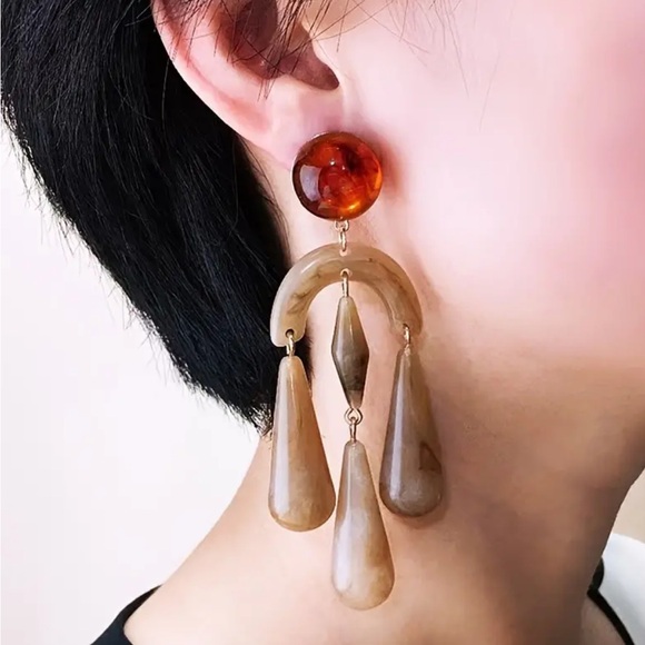 Geometric Acrylic Dangle Earrings - Picture 3 of 4